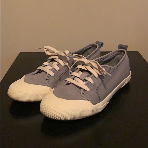 sperry breeze sneaker